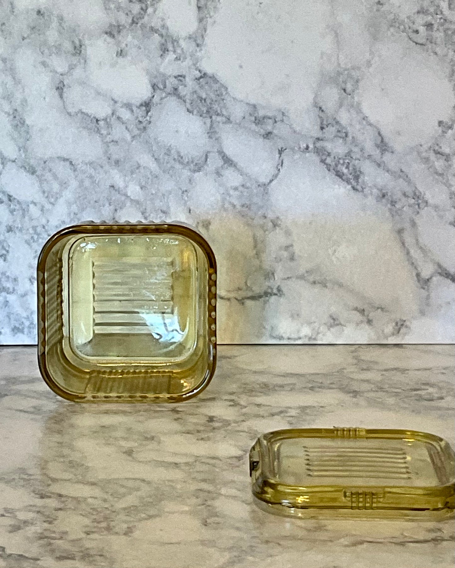 Federal Glass Square Ribbed Amber Refrigerator Dish with Lid